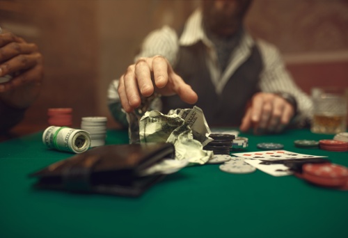 Pokera spēlētājs - naudas atmaksa